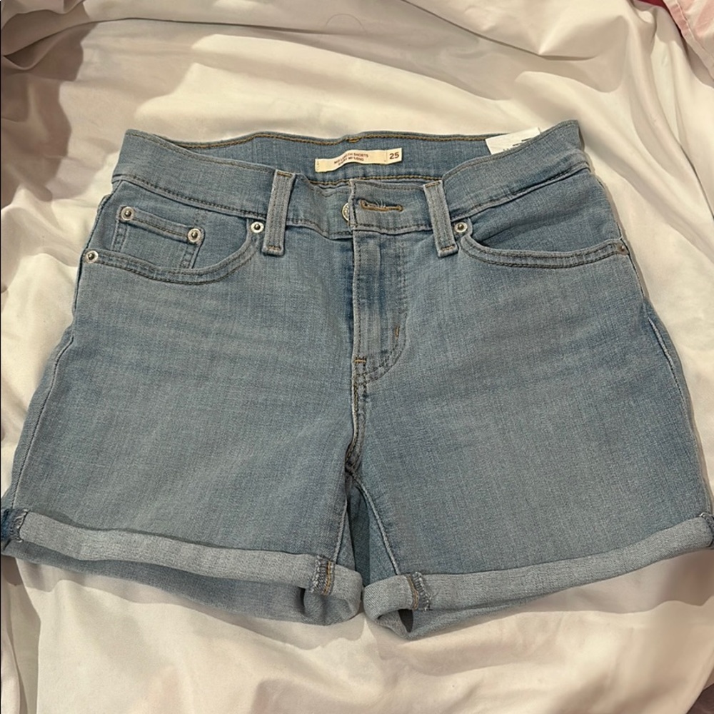 LEVI DENIM SHORTS